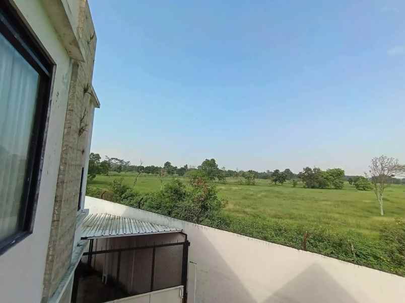 dijual rumah komplek golf barat
