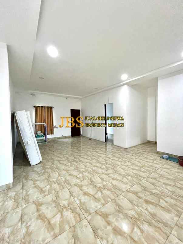 dijual rumah komplek graha metropolitan
