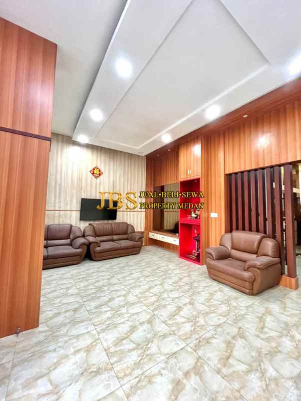 dijual rumah komplek graha metropolitan