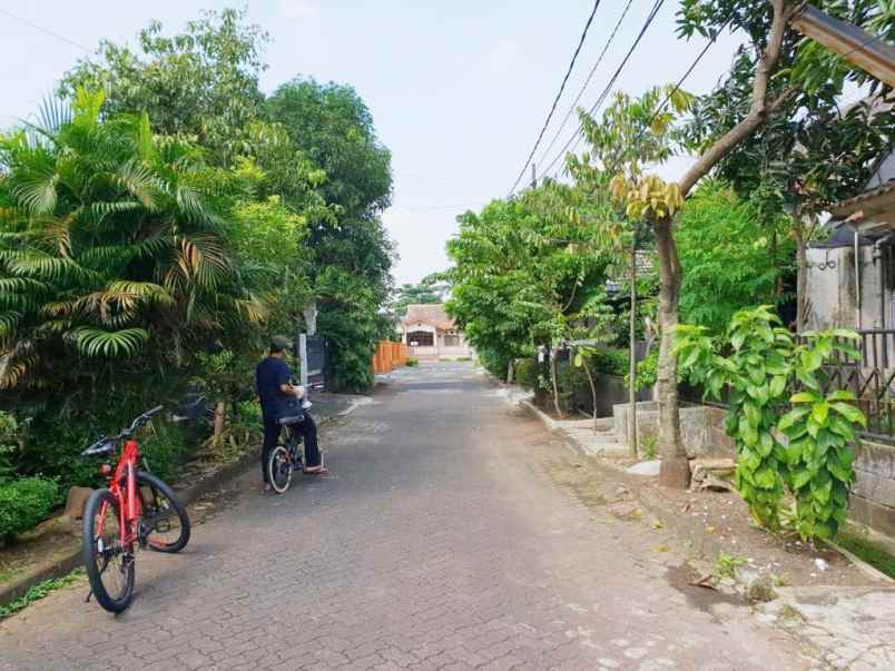dijual rumah komplek japos graha
