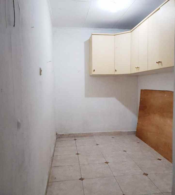 dijual rumah komplek japos graha