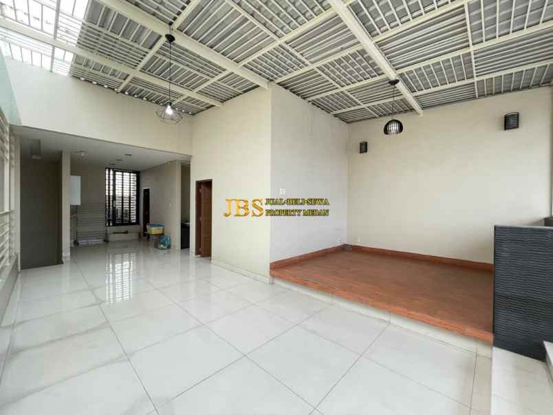 dijual rumah komplek jati residence