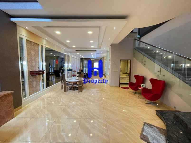 dijual rumah komplek jati residence row