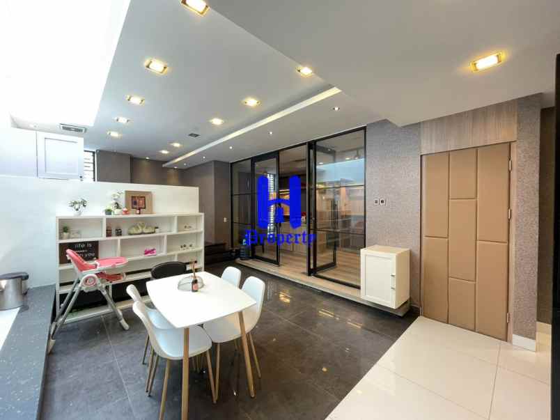 dijual rumah komplek jati residence row