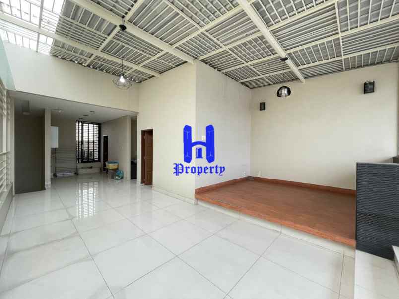dijual rumah komplek jati residence row