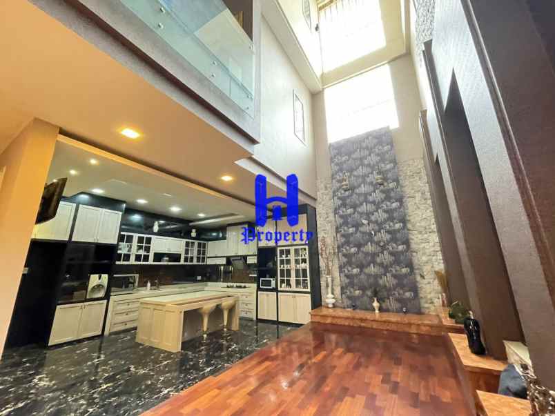 dijual rumah komplek jati residence row