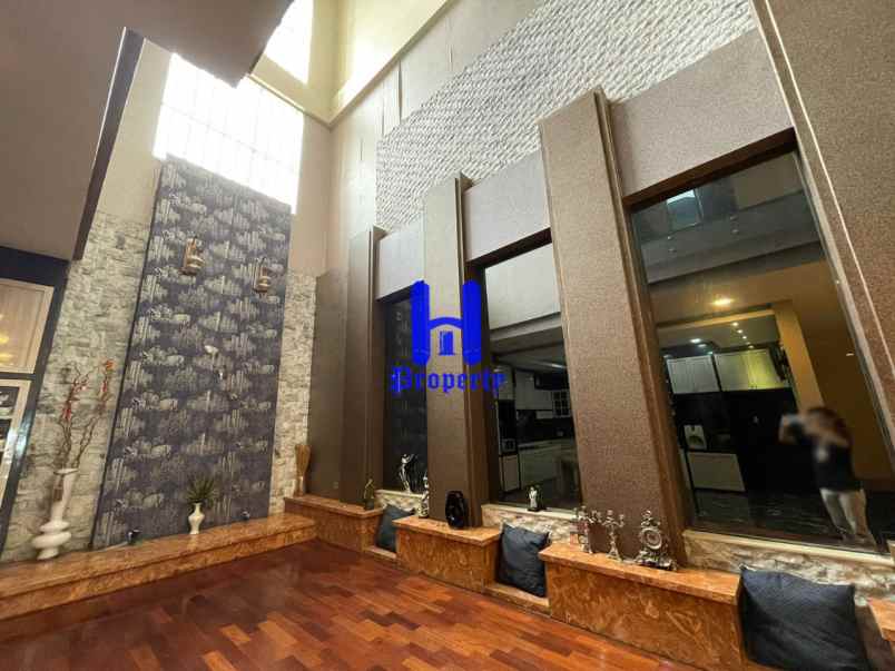 dijual rumah komplek jati residence row