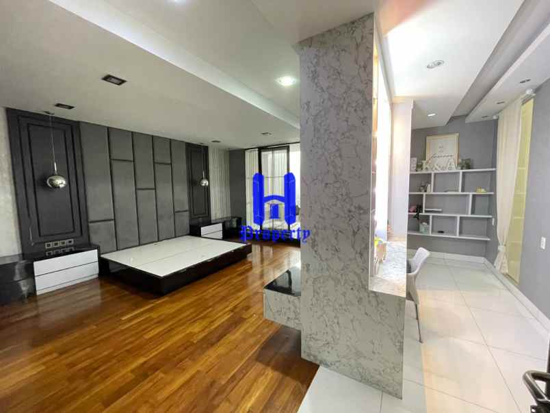 dijual rumah komplek jati residence row