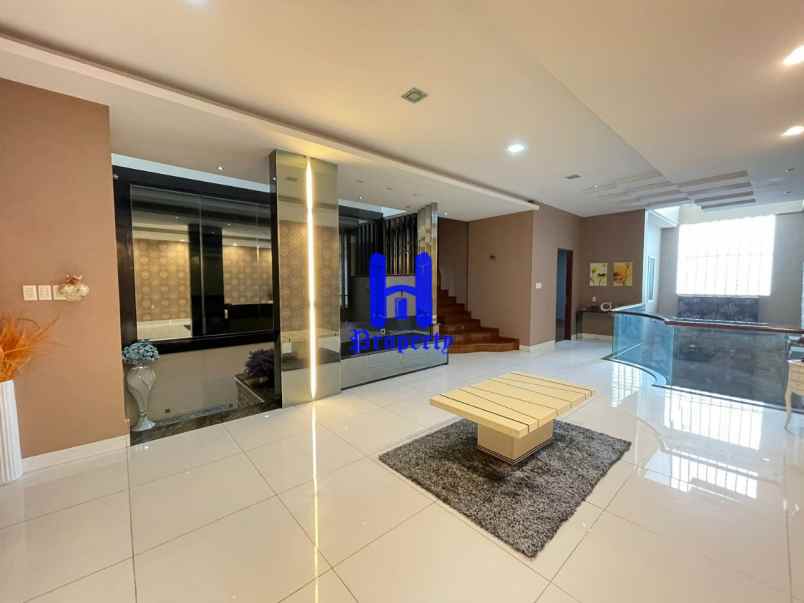 dijual rumah komplek jati residence row