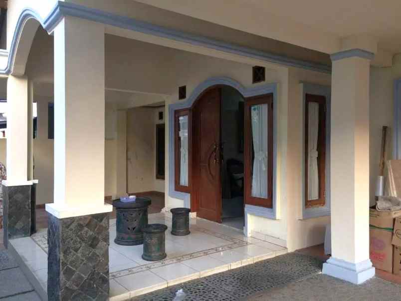 dijual rumah komplek jatiwaringin asri