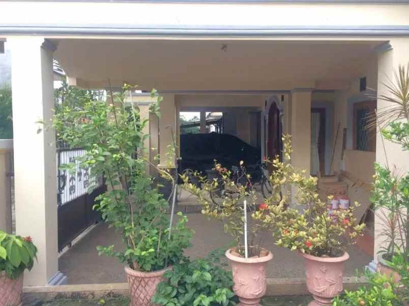 dijual rumah komplek jatiwaringin asri