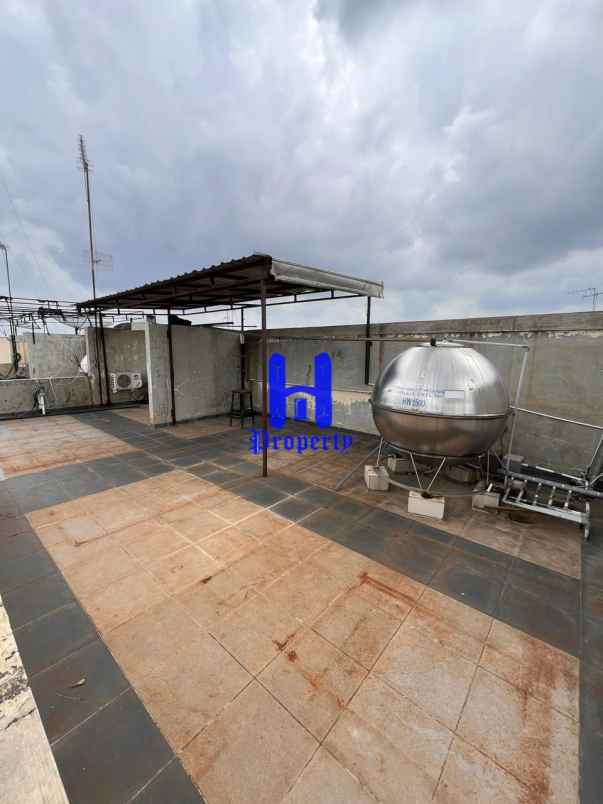 dijual rumah komplek makmur garden