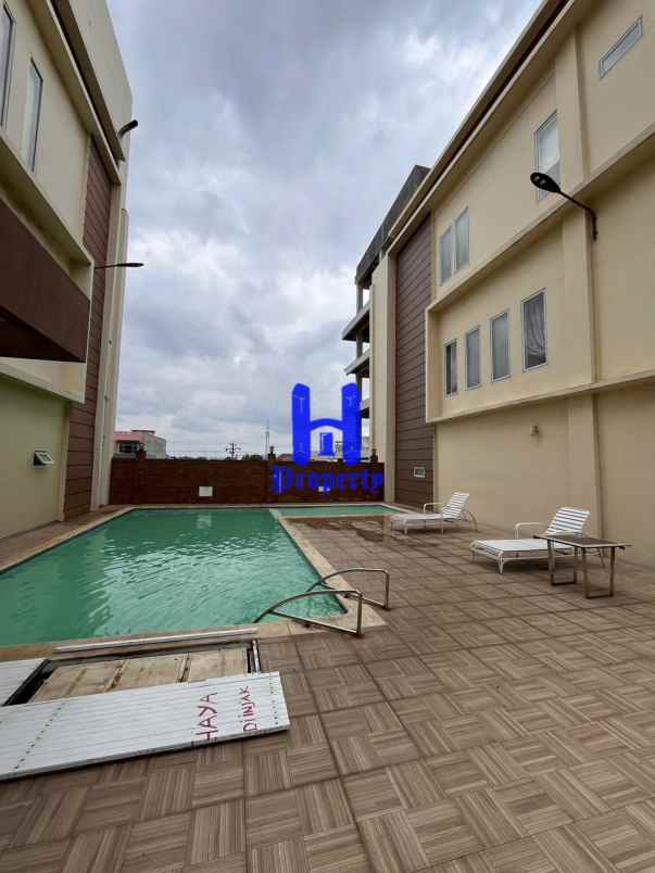 dijual rumah komplek makmur garden