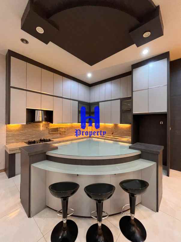 dijual rumah komplek makmur garden