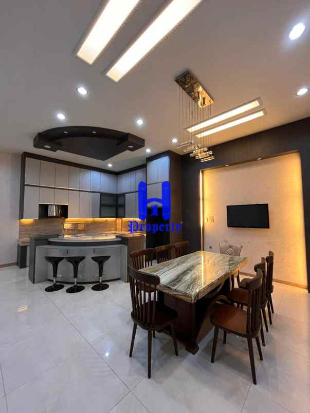 dijual rumah komplek makmur garden