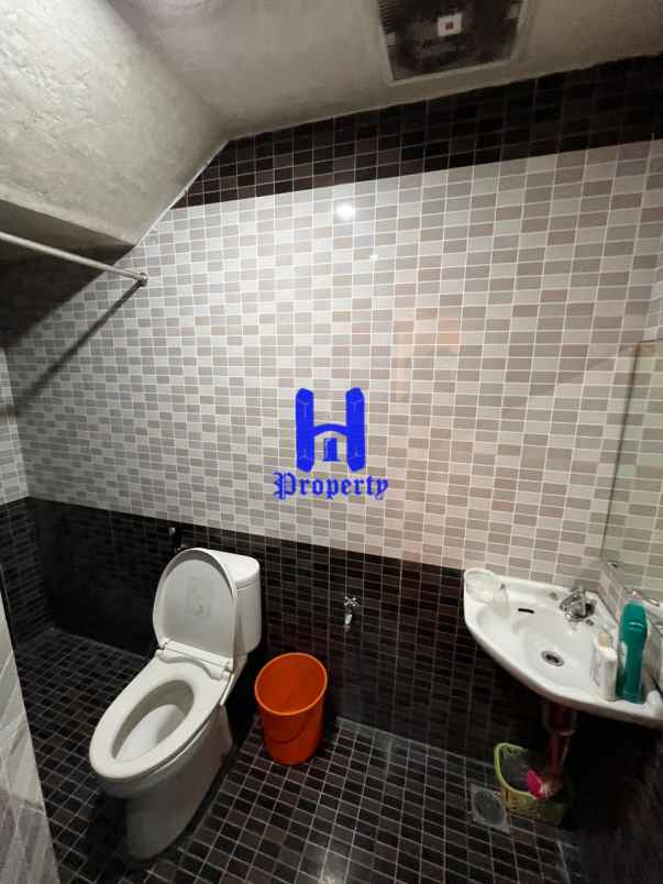 dijual rumah komplek makmur garden