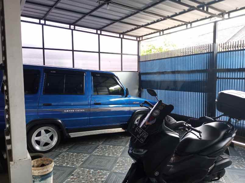dijual rumah komplek margahayu raya