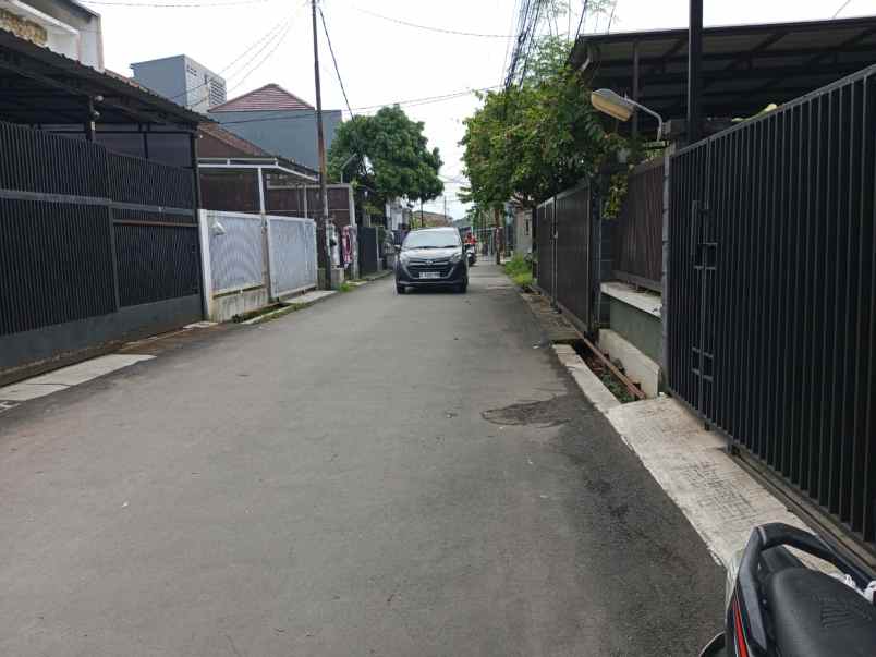 dijual rumah komplek margahayu raya
