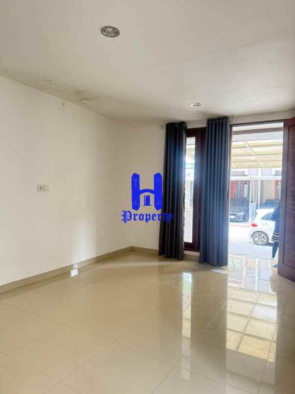 dijual rumah komplek mayfair residence