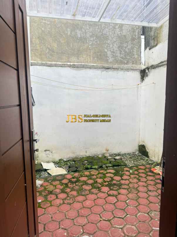 dijual rumah komplek mayfair residence