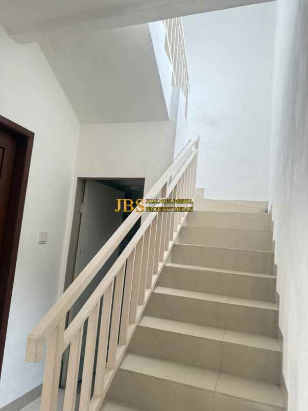 dijual rumah komplek mayfair residence