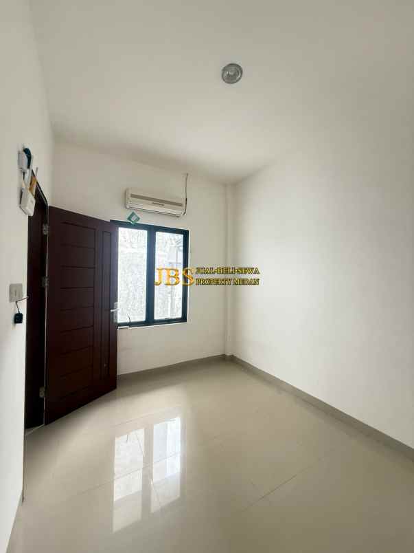 dijual rumah komplek mayfair residence