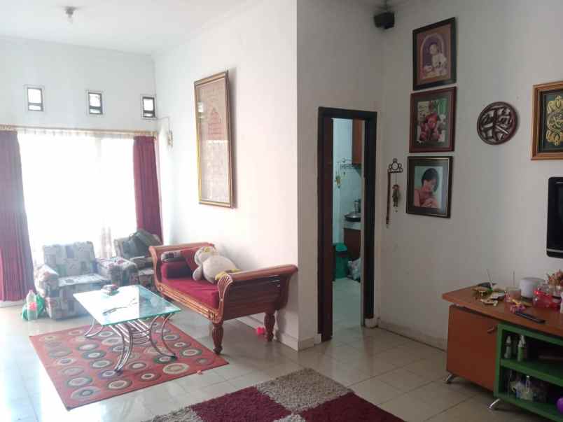 dijual rumah komplek mitra dago