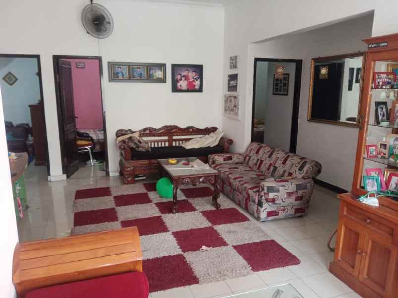 dijual rumah komplek mitra dago