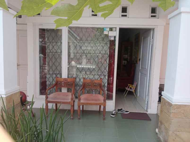 dijual rumah komplek mitra dago