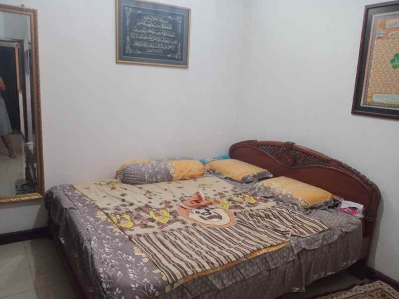 dijual rumah komplek mitra dago