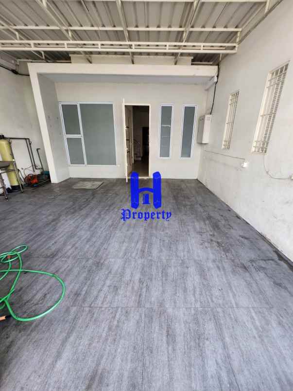 dijual rumah komplek mutiara palace