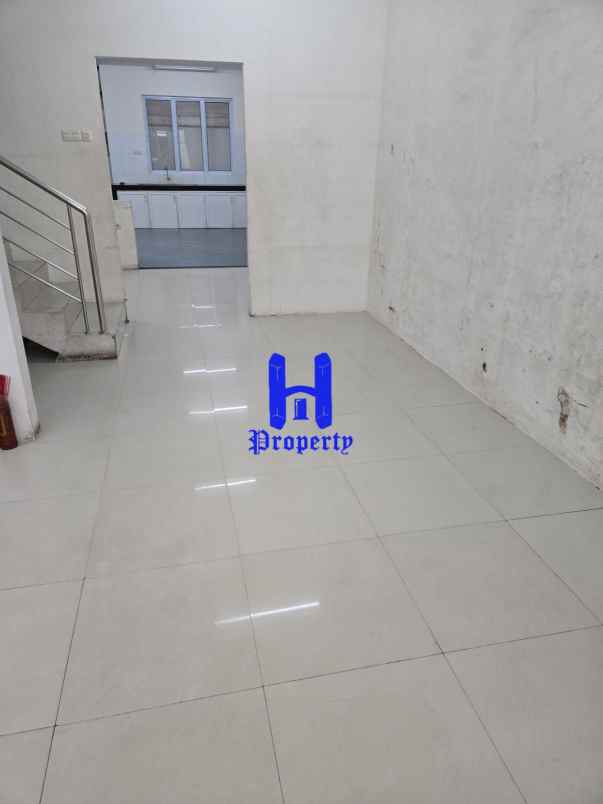 dijual rumah komplek mutiara palace