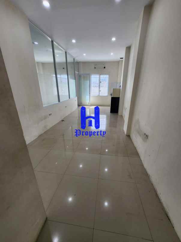 dijual rumah komplek mutiara palace