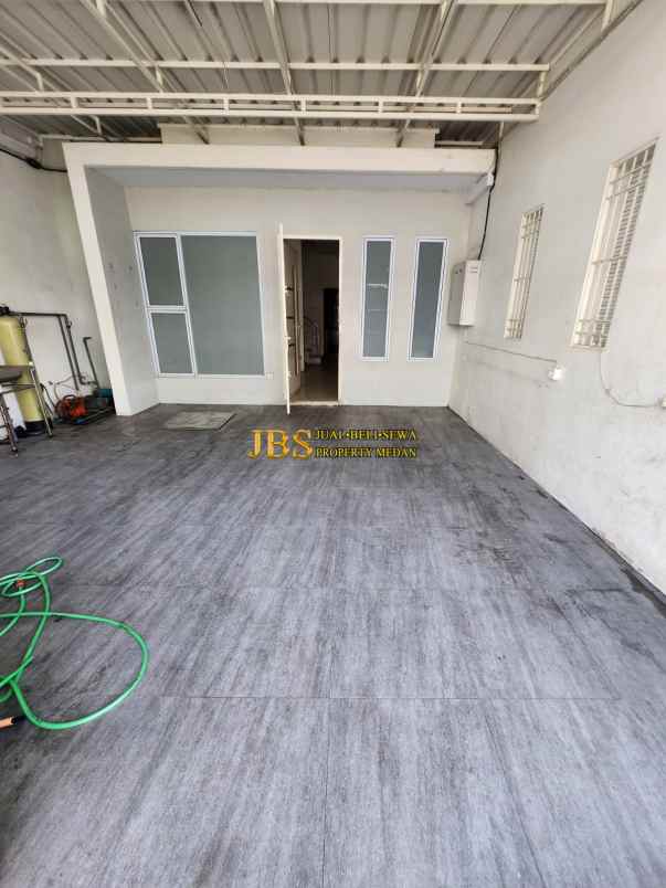 dijual rumah komplek mutiara palace