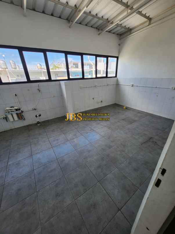 dijual rumah komplek mutiara palace