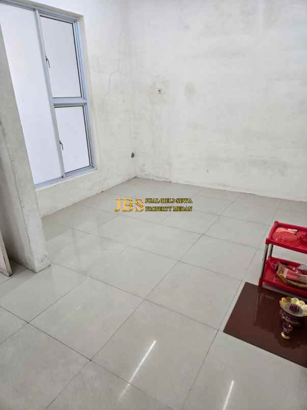 dijual rumah komplek mutiara palace