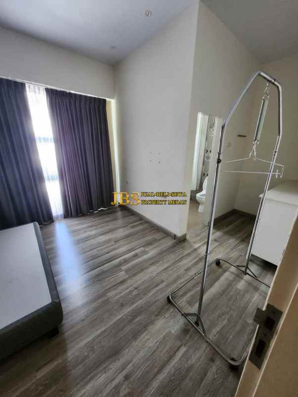 dijual rumah komplek mutiara palace