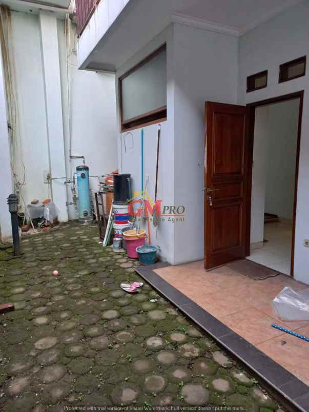 dijual rumah komplek pelangi antapani