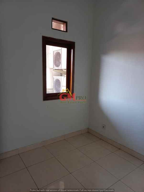 dijual rumah komplek pelangi antapani