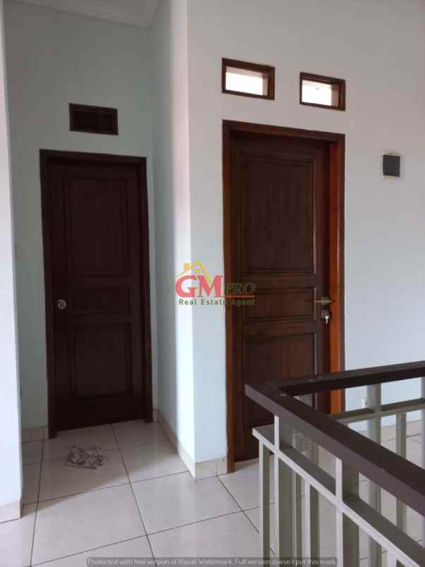dijual rumah komplek pelangi antapani