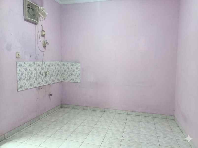 dijual rumah komplek perumahan