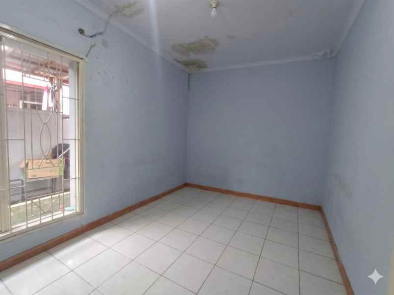 dijual rumah komplek perumahan