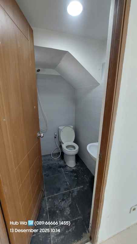 dijual rumah komplek perumahan duta