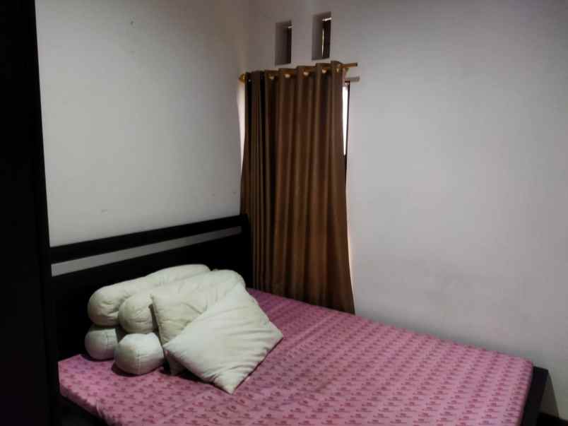 dijual rumah komplek puri ciganitri