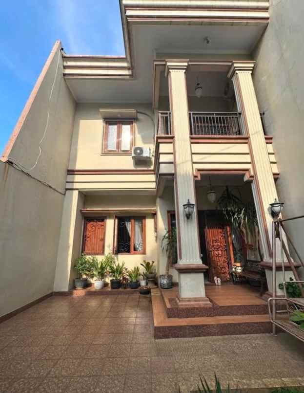 dijual rumah komplek wijaya kusuma