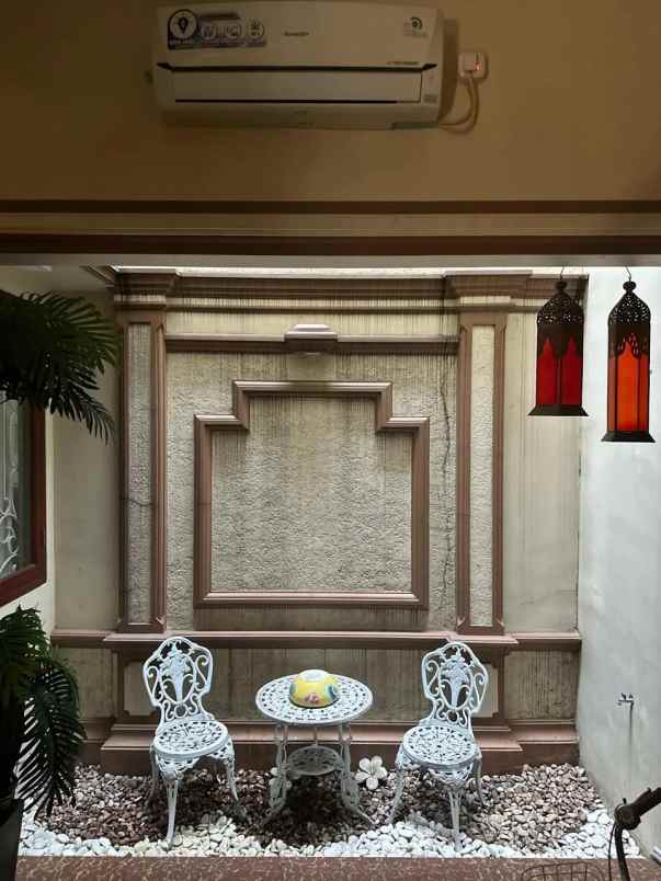 dijual rumah komplek wijaya kusuma