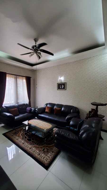 dijual rumah kota wisata cibubur