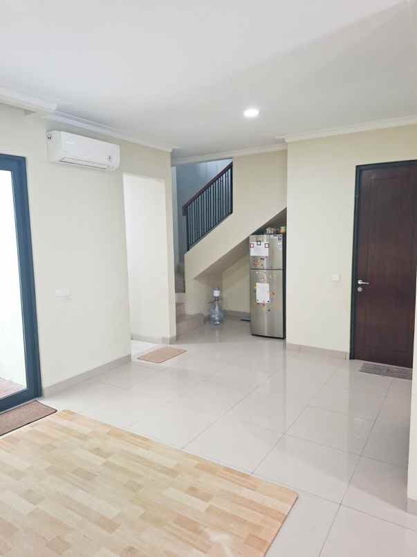 dijual rumah kota wisata cibubur