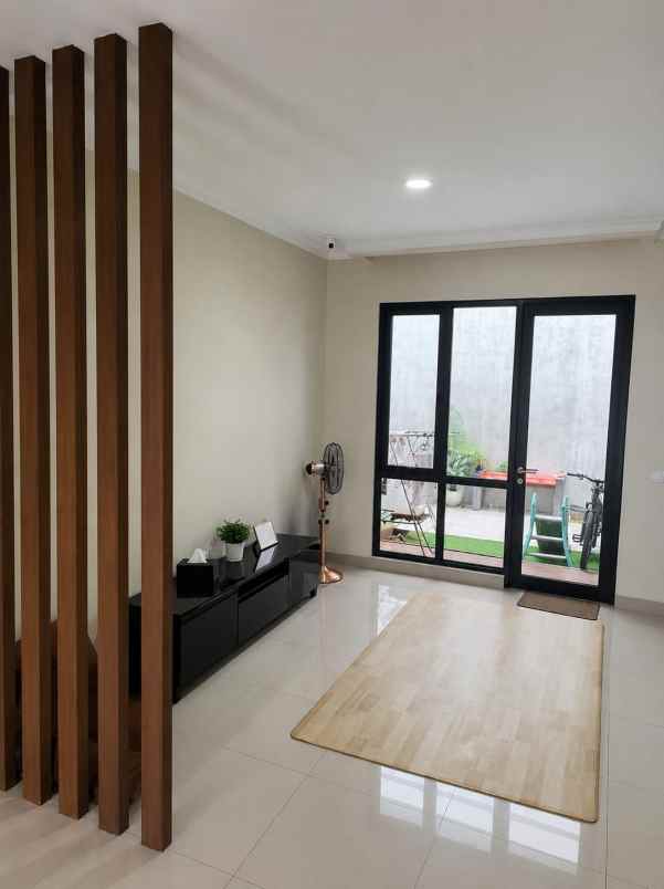 dijual rumah kota wisata cibubur