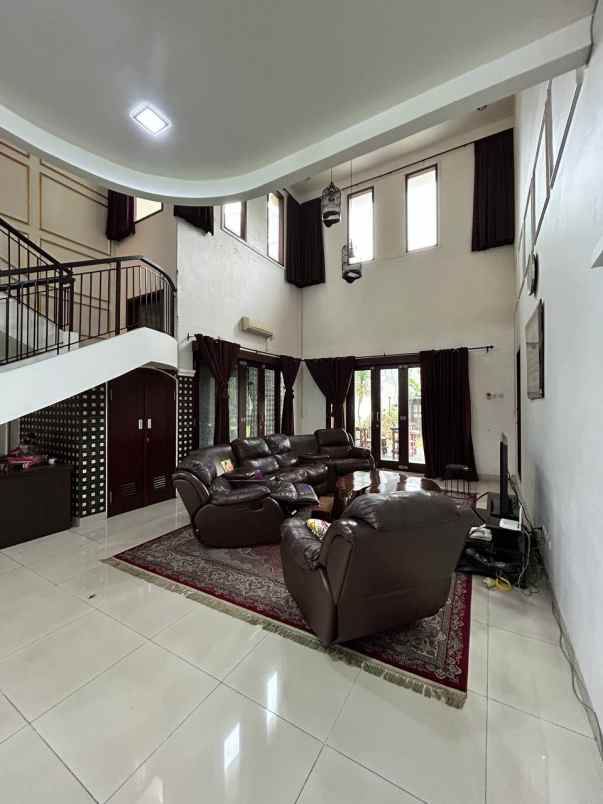 dijual rumah kotawisata gunun putri